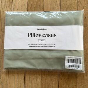 Brooklinen Cotton Luxe Sateen Pillowcases in Beach Grass Green Sage in King Size